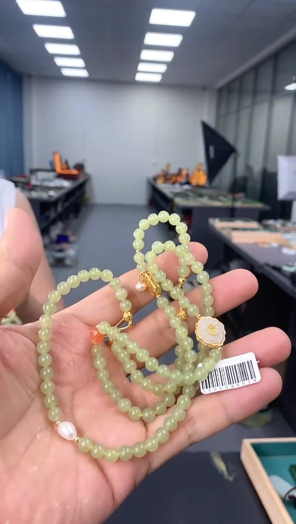 和田玉未镶嵌颈饰链子卡6