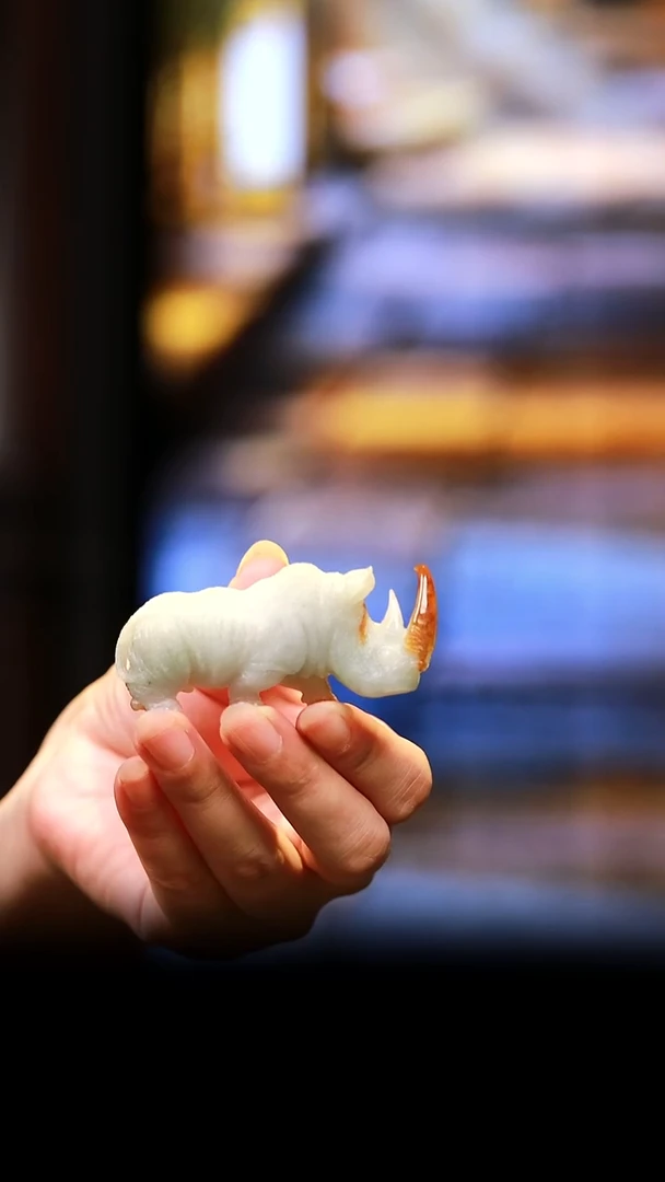 未镶嵌把件翡翠犀牛