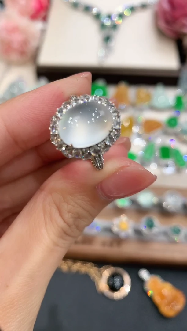 18K金镶嵌戒指翡翠w80