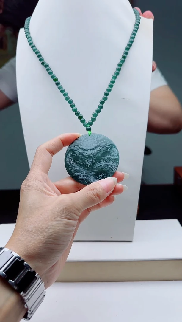 颈饰未镶嵌翡翠多样性发其一