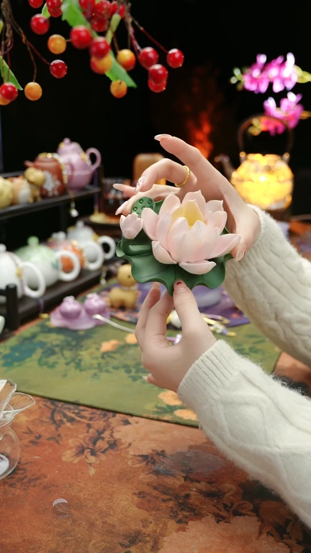 【闪购商品】陶瓷荷花摆件香插