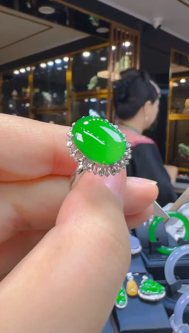 18K金镶嵌戒指翡翠054