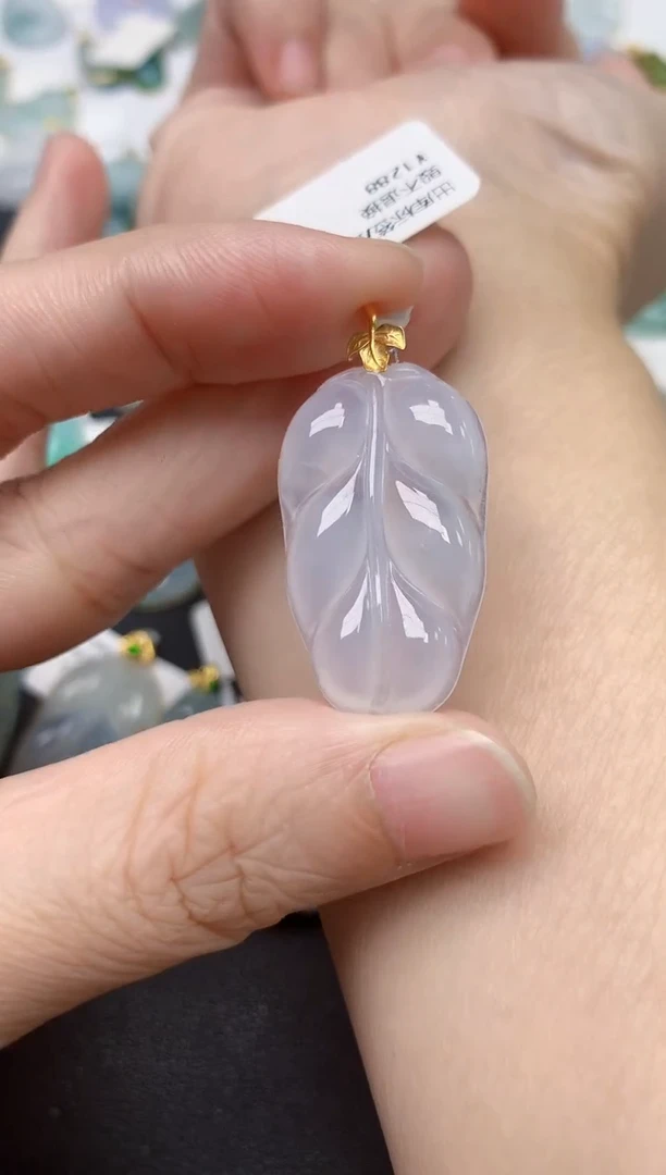 颈饰18K金镶嵌翡翠天然缅甸A货翡翠