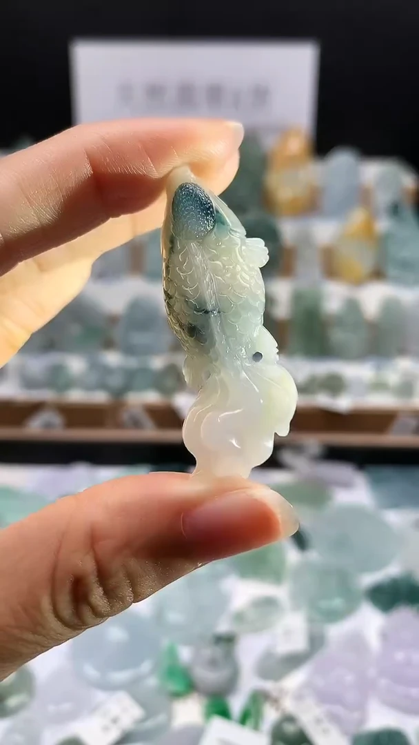 吊坠(不含链)未镶嵌翡翠30年年有鱼