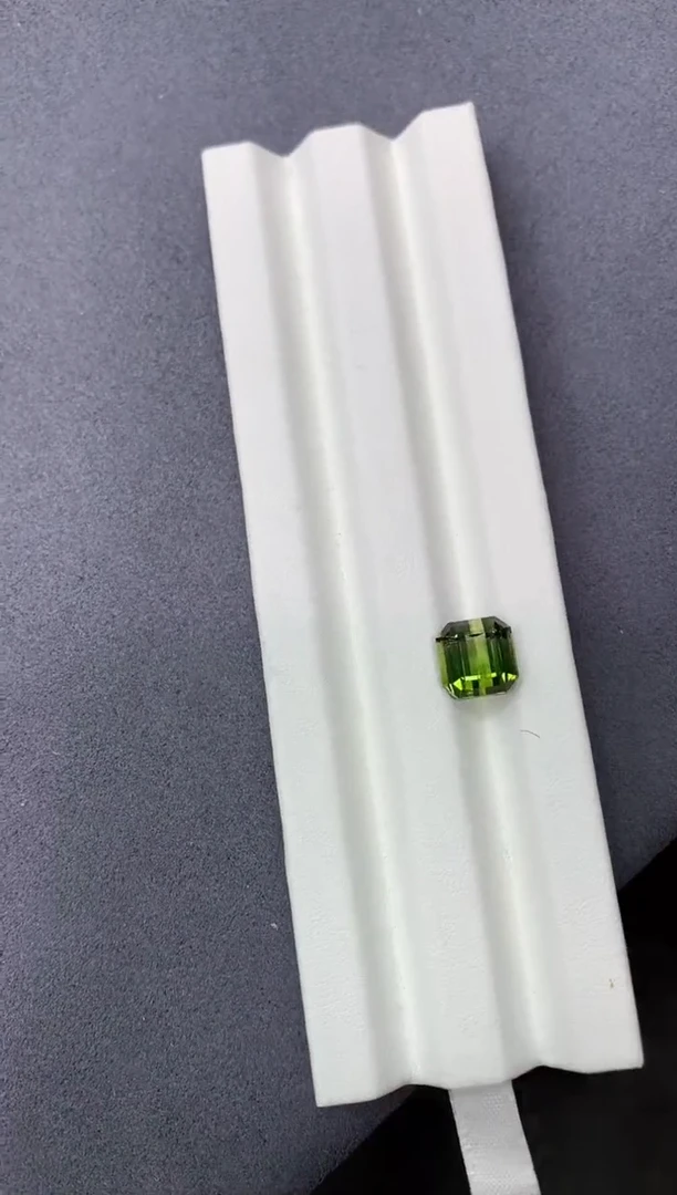 【闪购商品】碧玺裸石未镶嵌5.1ct 50