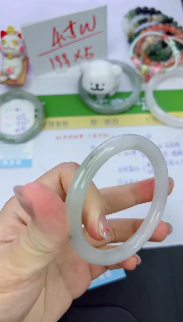 【闪购商品】石英质玉手镯未镶嵌282-61