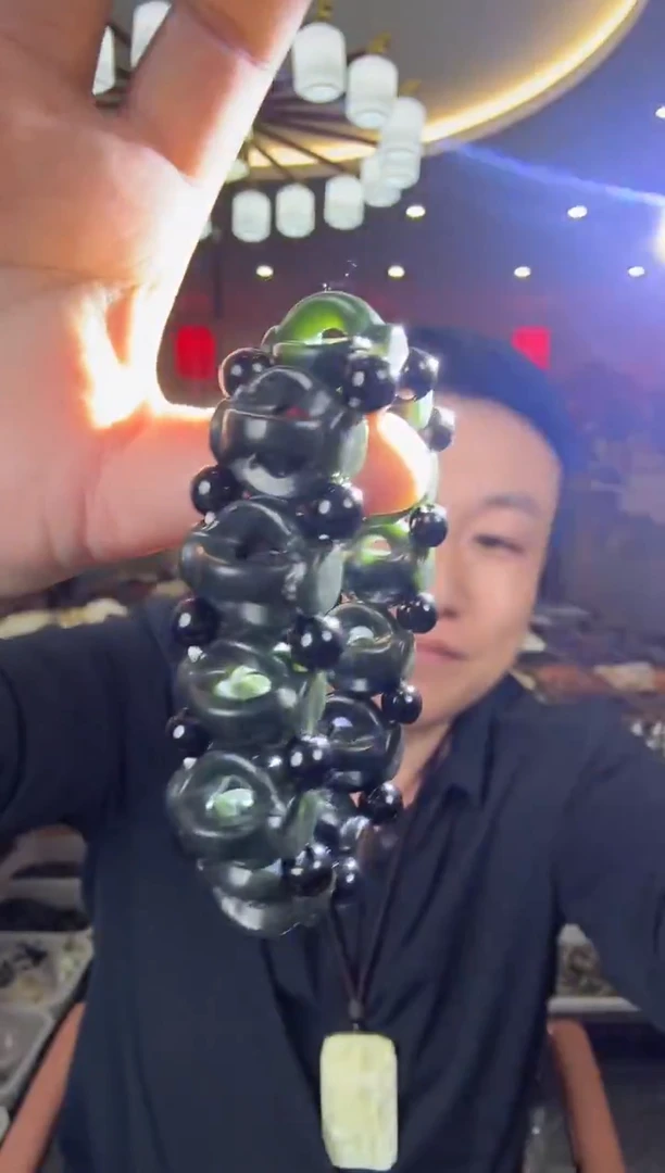 未镶嵌手串透闪石质玉和田踏青 财源滚滚手牌