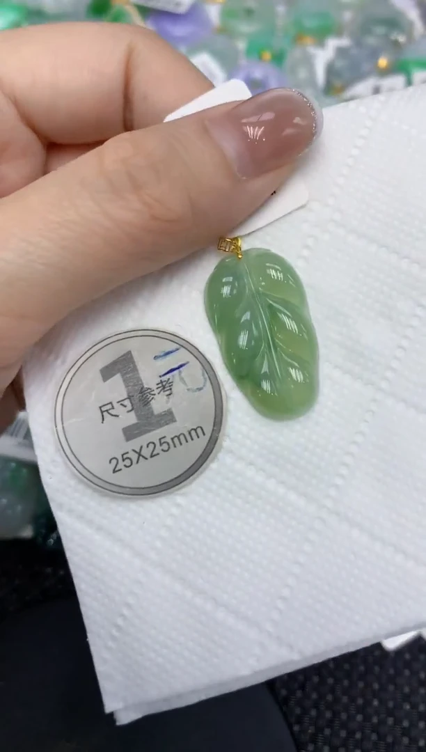 颈饰18K金镶嵌翡翠1111111