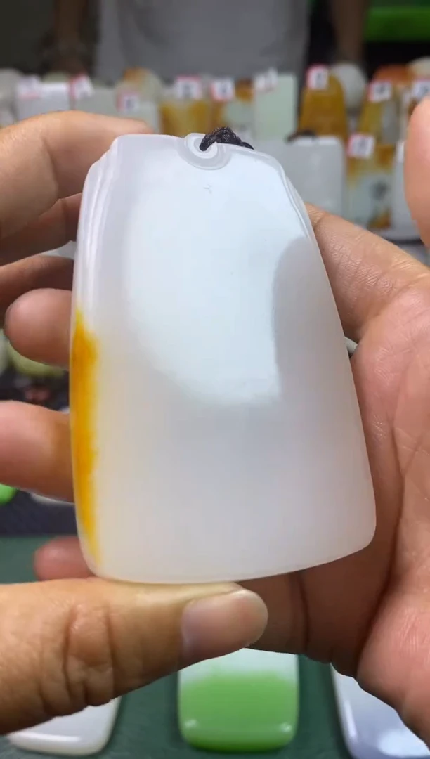天然玉石未镶嵌颈饰