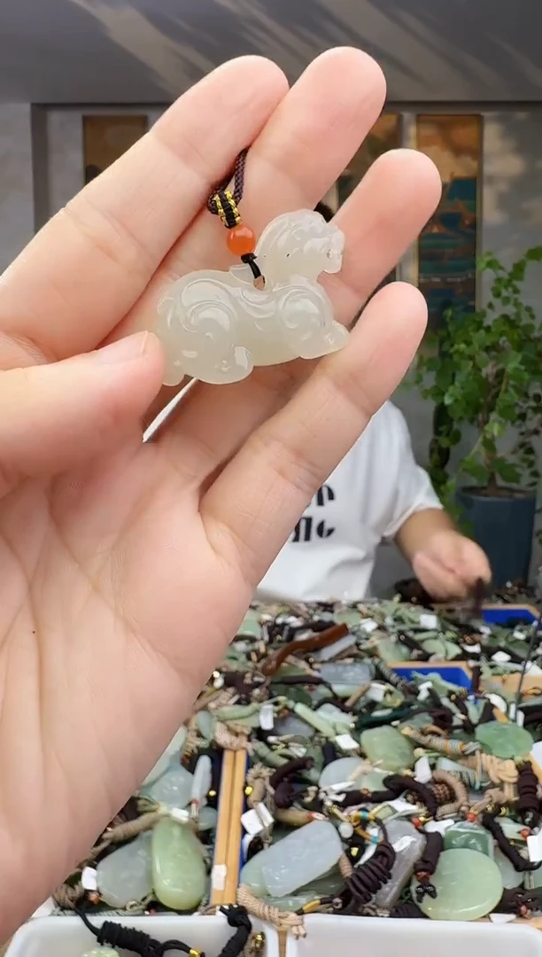 未镶嵌和田玉挂件拍一发一