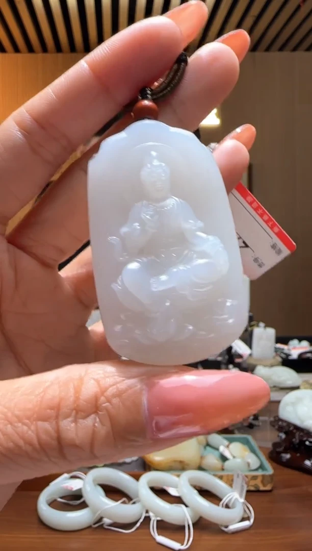 颈饰未镶嵌和田玉27500