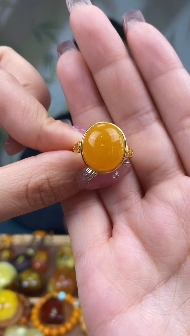 【闪购商品】琥珀裸石未镶嵌 基地发货 一物一证 顺丰包邮