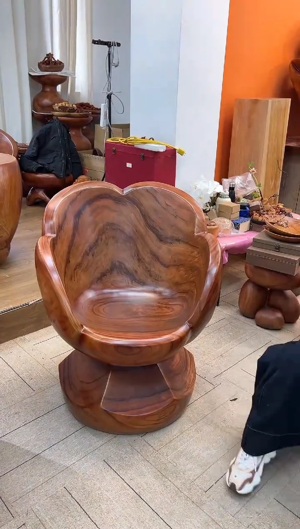 【闪购商品】稳定木实木创意主人椅