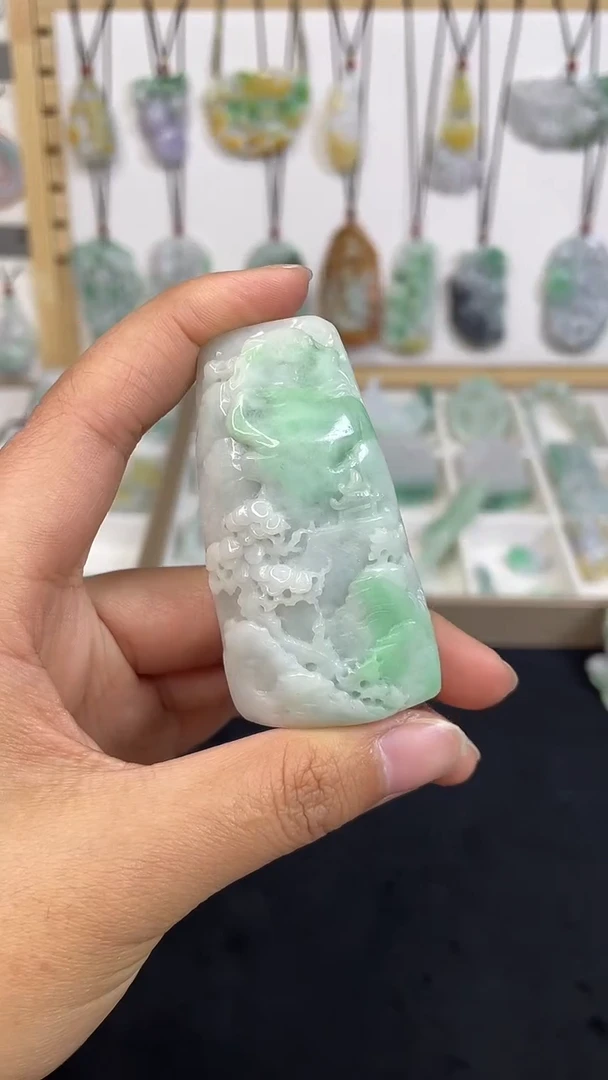 颈饰未镶嵌翡翠1