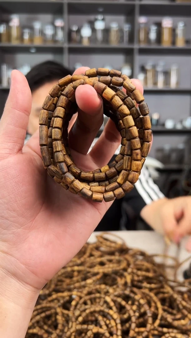 沉香手串03海南老白棋筒珠中 多样性发其一