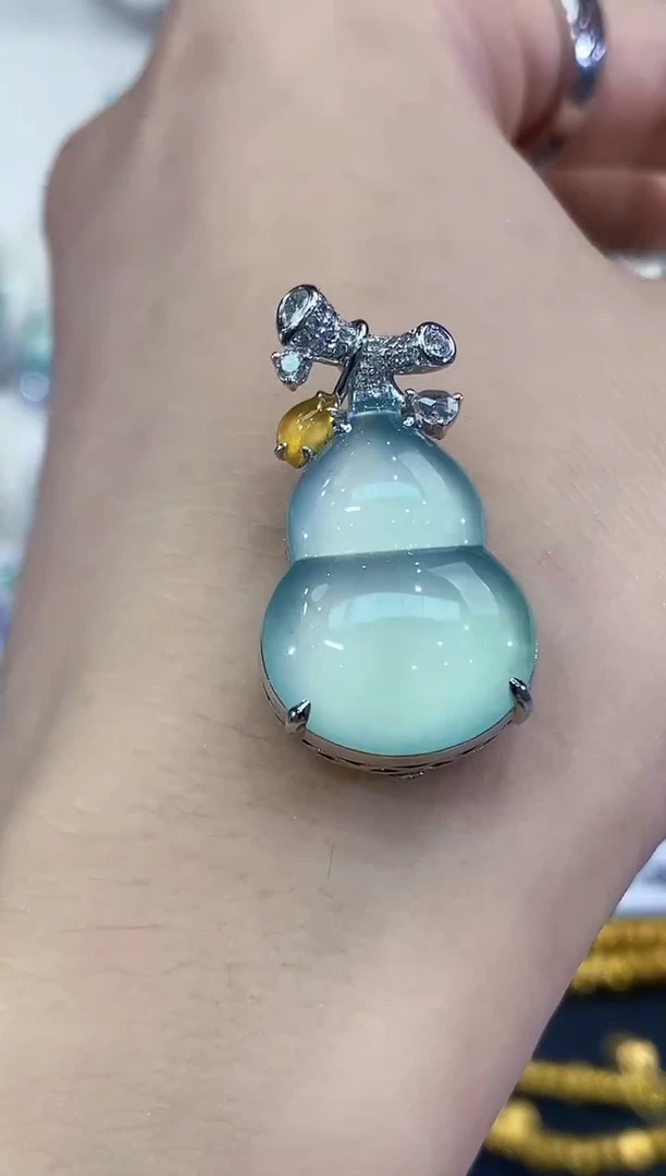 吊坠(不含链)18K金镶嵌翡翠B185