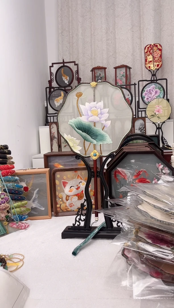 扇子苏绣作品手工团扇