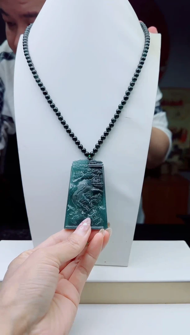 颈饰未镶嵌翡翠多样性发其一