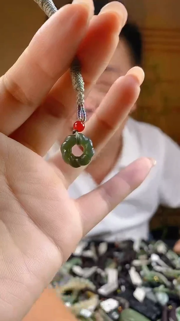 和田玉未镶嵌颈饰多样性发货，拍一发一