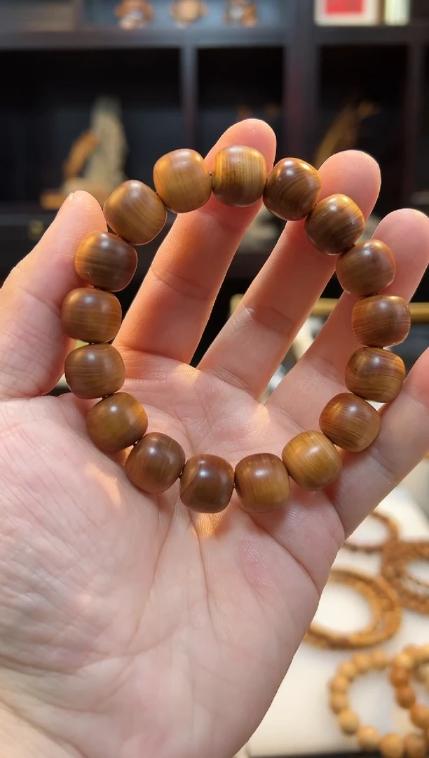 崖柏13*14黑油精品老型无礼盒