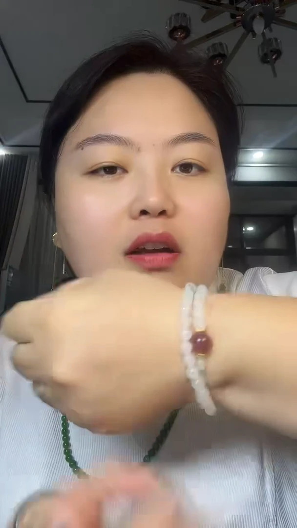 石英质玉未镶嵌颈饰天山翠项链