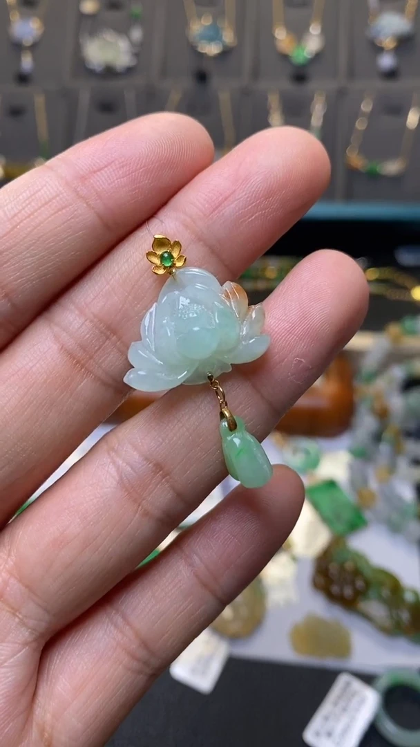 颈饰18K金镶嵌翡翠39313