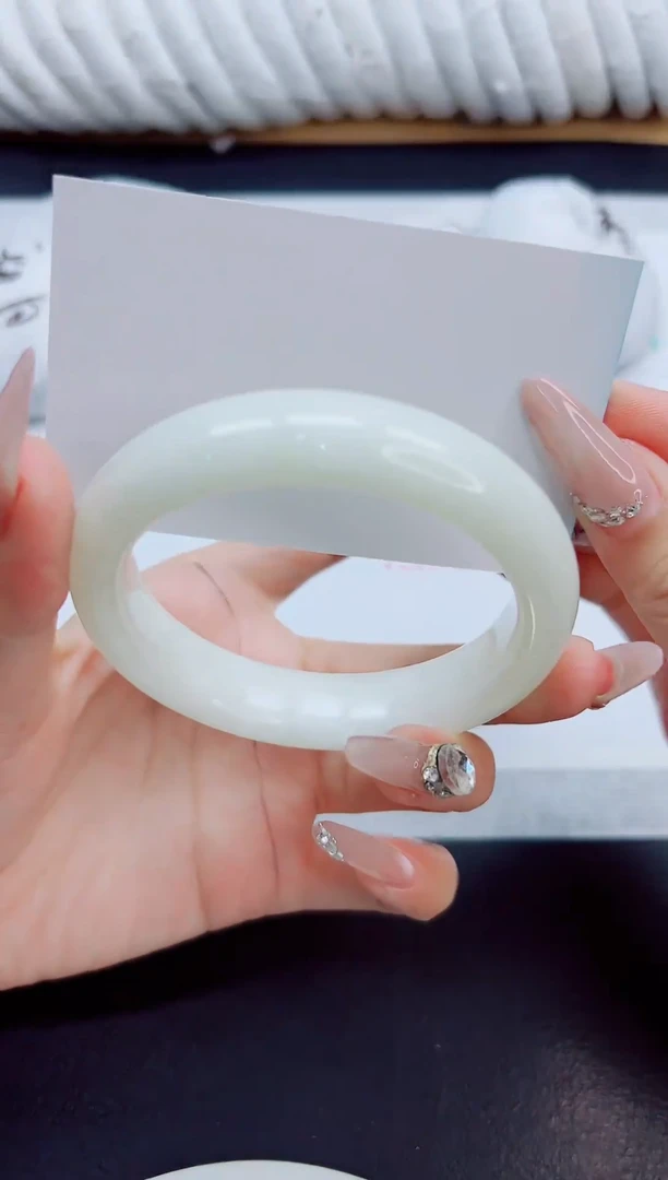 未镶嵌手镯和田玉75/59.4  HT