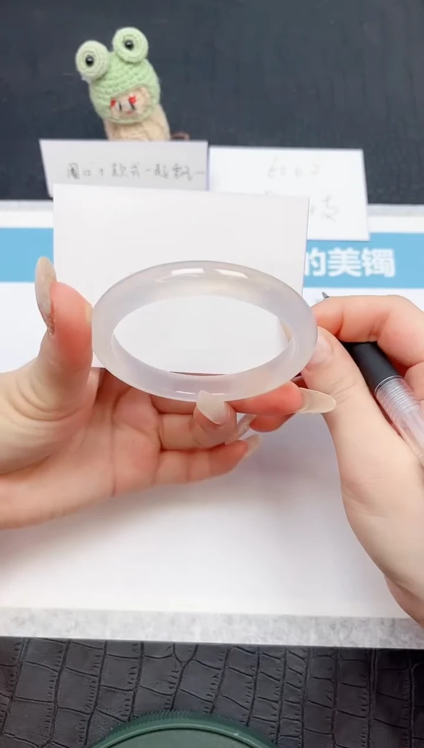 【闪购商品】石英质玉手镯未镶嵌37-56.3