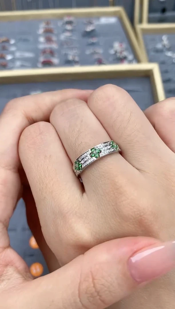 【闪购商品】石榴石（沙弗莱）戒指18K金镶嵌戒指