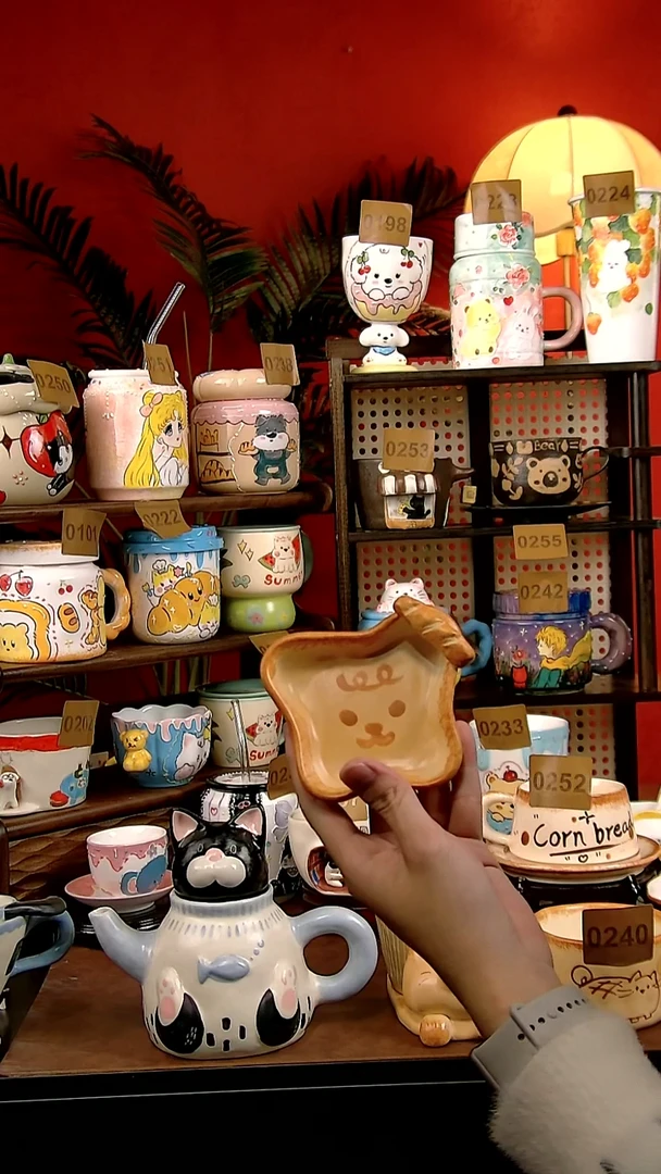 碟瓷DIY景德镇创意陶瓷手工手绘卡通风面包碟子