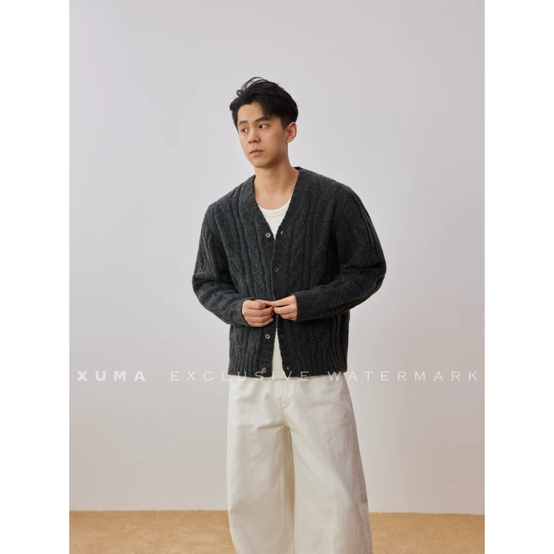 XUMA 25F/W【老钱风】羊毛混纺复古绞花开衫宽松V领短款设计毛衣