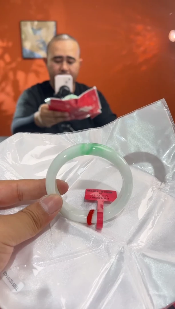未镶嵌手镯翡翠7