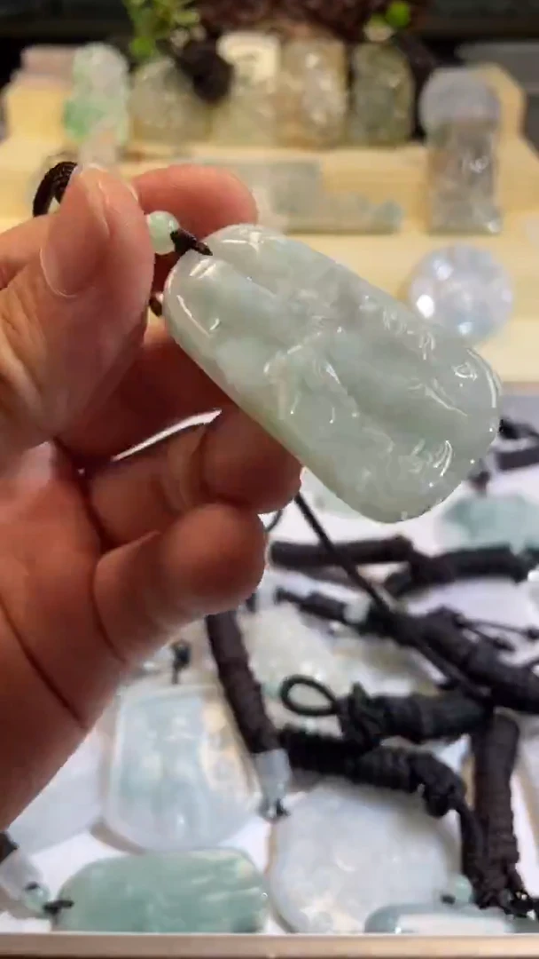 颈饰未镶嵌翡翠8/22/043