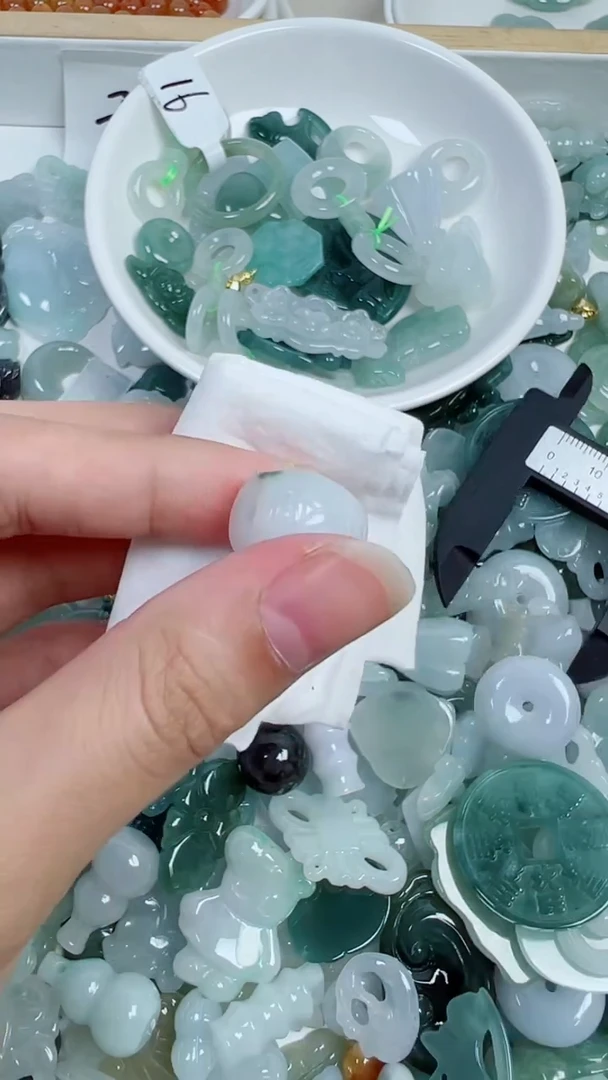 散珠翡翠132号链接，A货翡翠