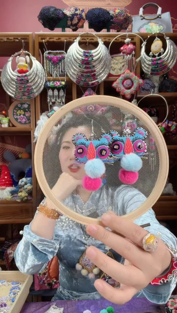 刺绣耳环64甜甜家