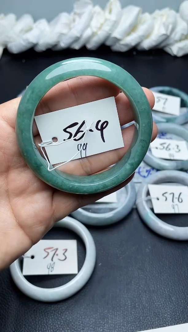 未镶嵌手镯翡翠99