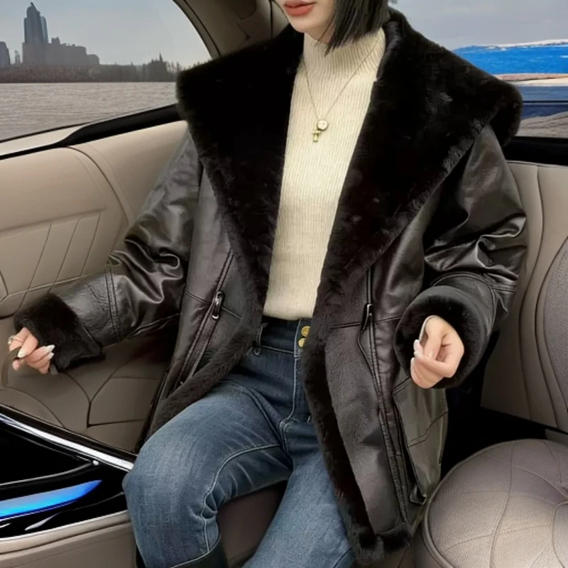 2025新款欧版 真皮头层绵羊皮 翡翠油蜡 90鹅绒 皮皮毛一体中长款