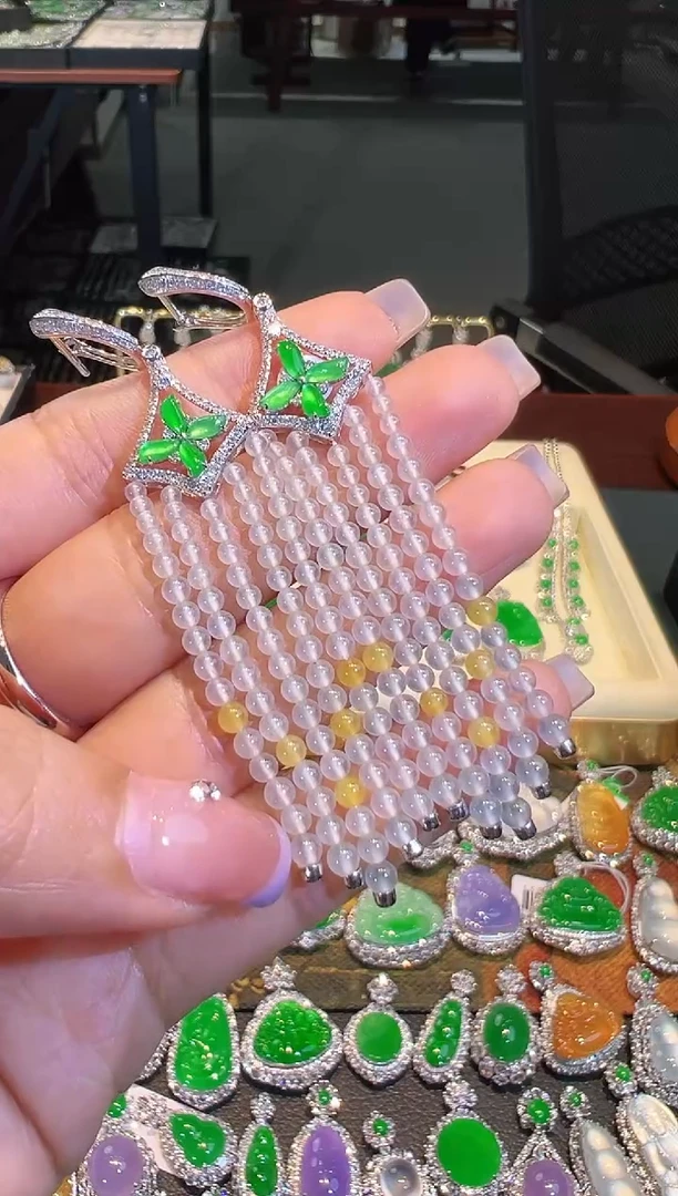 【闪购商品】翡翠耳饰18K金镶嵌翡翠