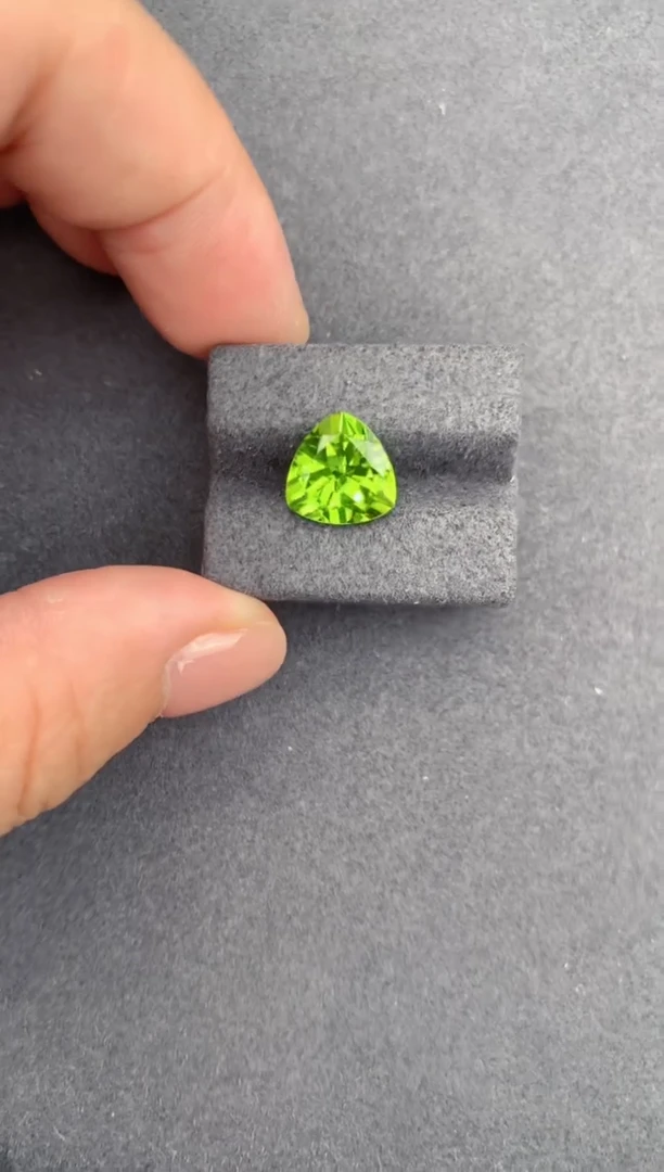 未镶嵌裸石橄榄石4.1ct橄榄石   GD