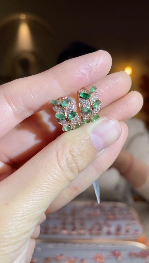 银S925镶嵌耳饰祖母绿耳饰