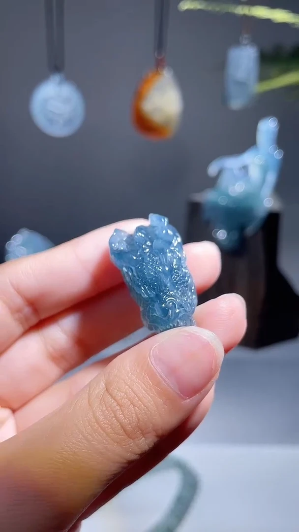 颈饰未镶嵌翡翠龙