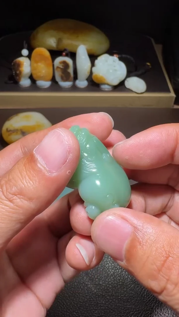 未镶嵌和田玉（碧玉）挂件和田玉