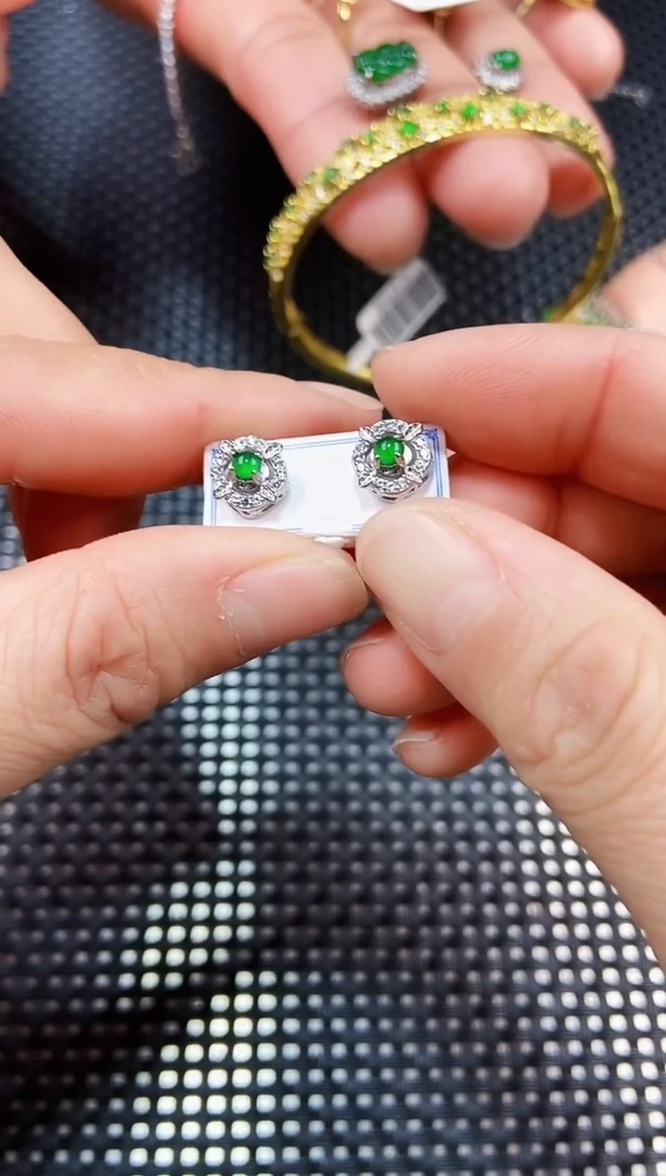 【闪购商品】翡翠耳饰未镶嵌11111111