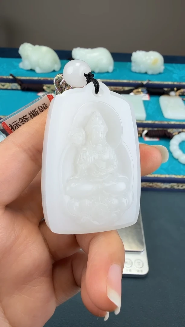颈饰未镶嵌和田玉1