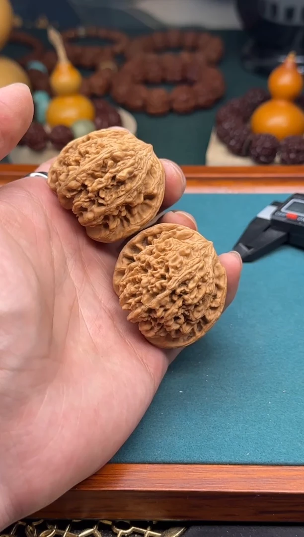 【闪购商品】文玩核桃吊坠满天星267歪 无配件