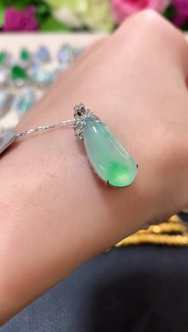 吊坠(不含链)18K金镶嵌翡翠b20