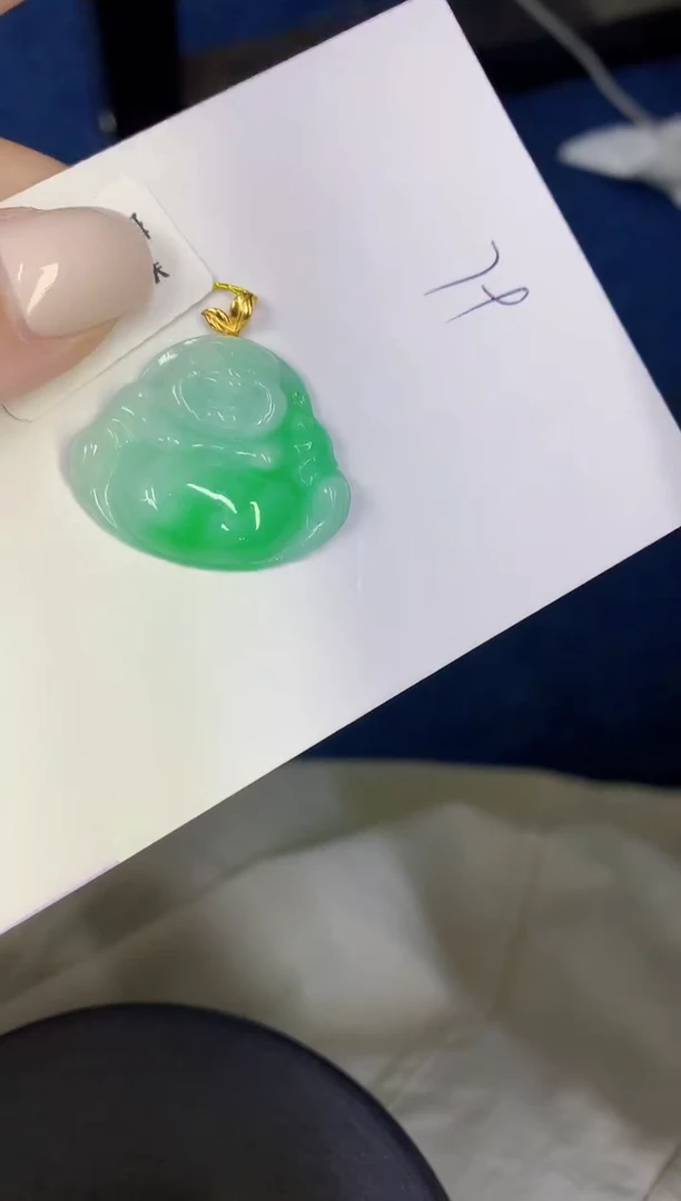 颈饰18K金镶嵌翡翠缅甸天然翡翠A货