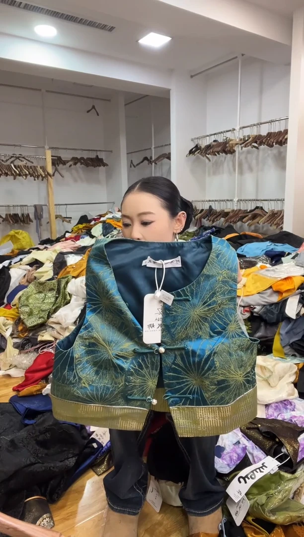 M码       90-105斤  马甲