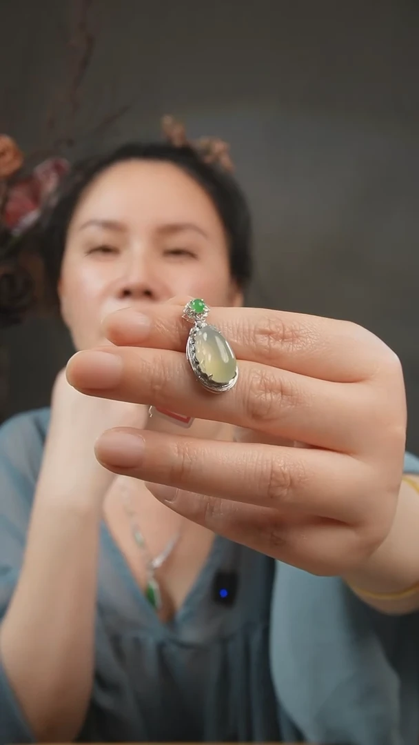吊坠(不含链)18K金镶嵌翡翠天然缅甸翡翠吊坠