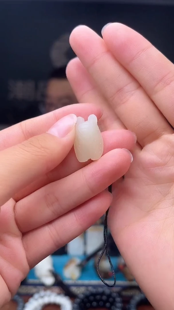 未镶嵌和田玉挂件1